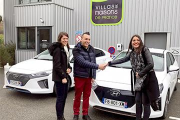 Pour nos 10 ans, nous leur avons offert leur voiture électrique !